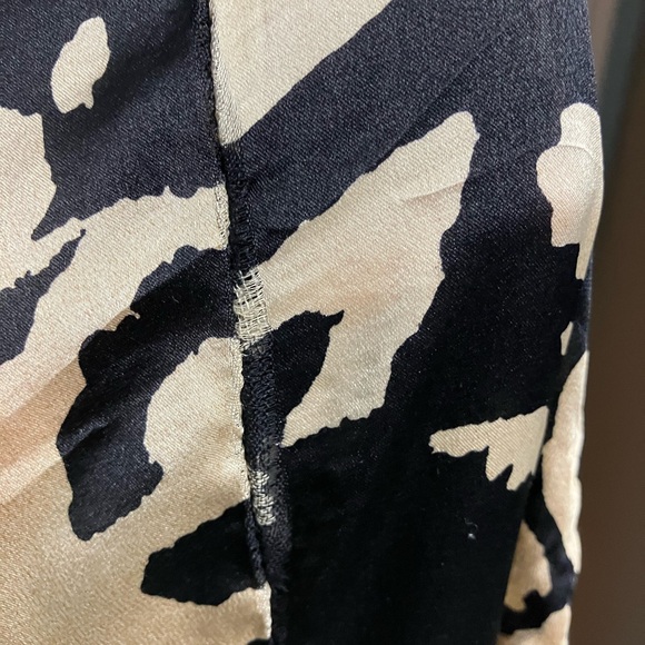 Zara 100% Silk Robe - Picture 10 of 11